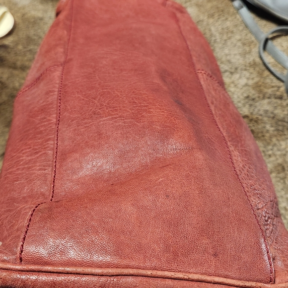 🔥XTRA LARGE BALENCIAGA CRINKLED LAMBSKIN TOTE #147178 2123 MADE IN ITALY 🔥 - Picture 16 of 16